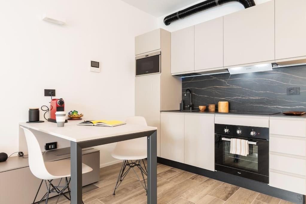 Emotichome 7 Flexyrent Studio ミラノ エクステリア 写真